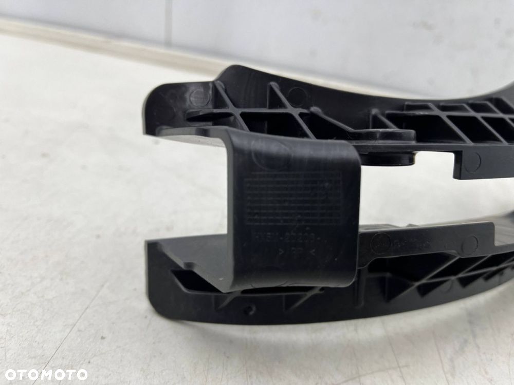 Kanał powietrza Jaguar F-Type x152 SVR 14-24r. prawa kierownica chłodzenia hamulców osłona wahacza - 8