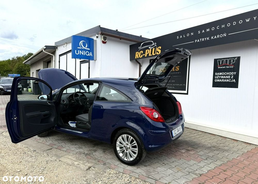 Opel Corsa 1.4 16V Cosmo - 11
