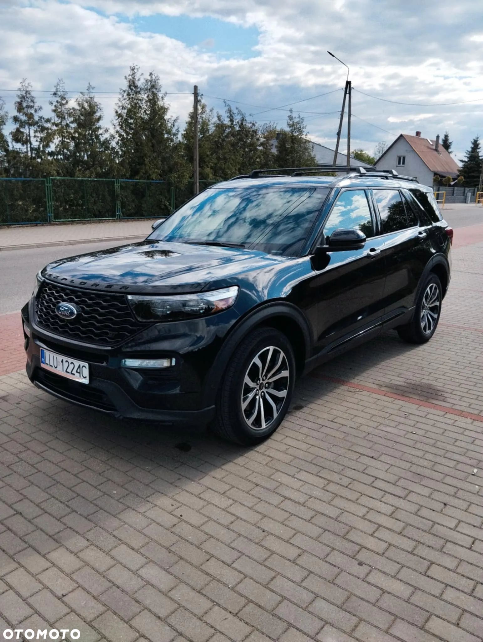 Ford Explorer - 1