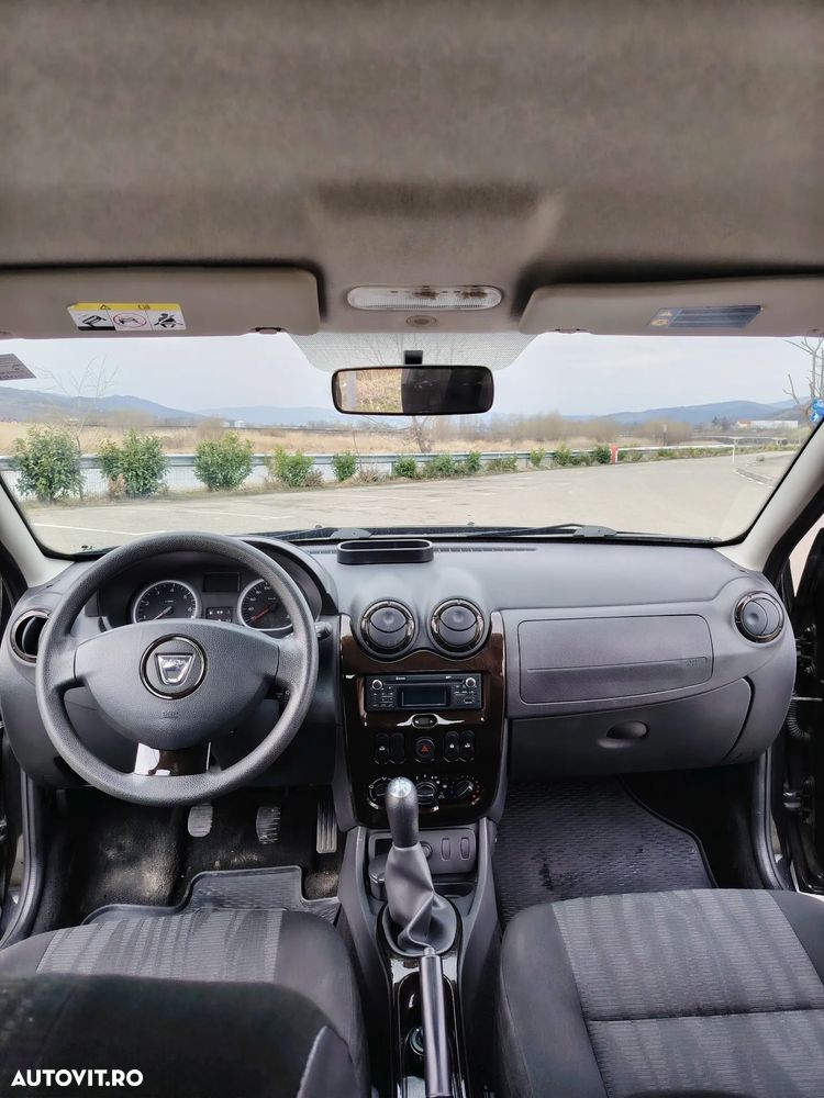 Dacia Duster 1.6 16V 105 4x2 Laureate - 4