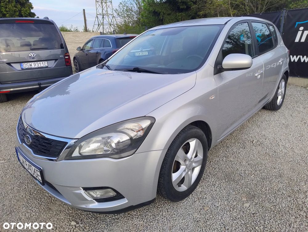 Kia Ceed - 1