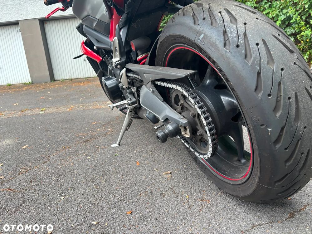 Triumph Street Triple - 1