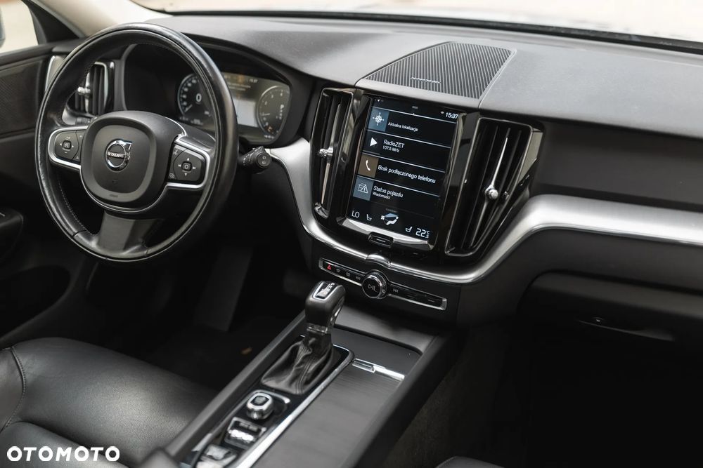 Volvo XC 60 T6 AWD Geartronic Momentum - 16
