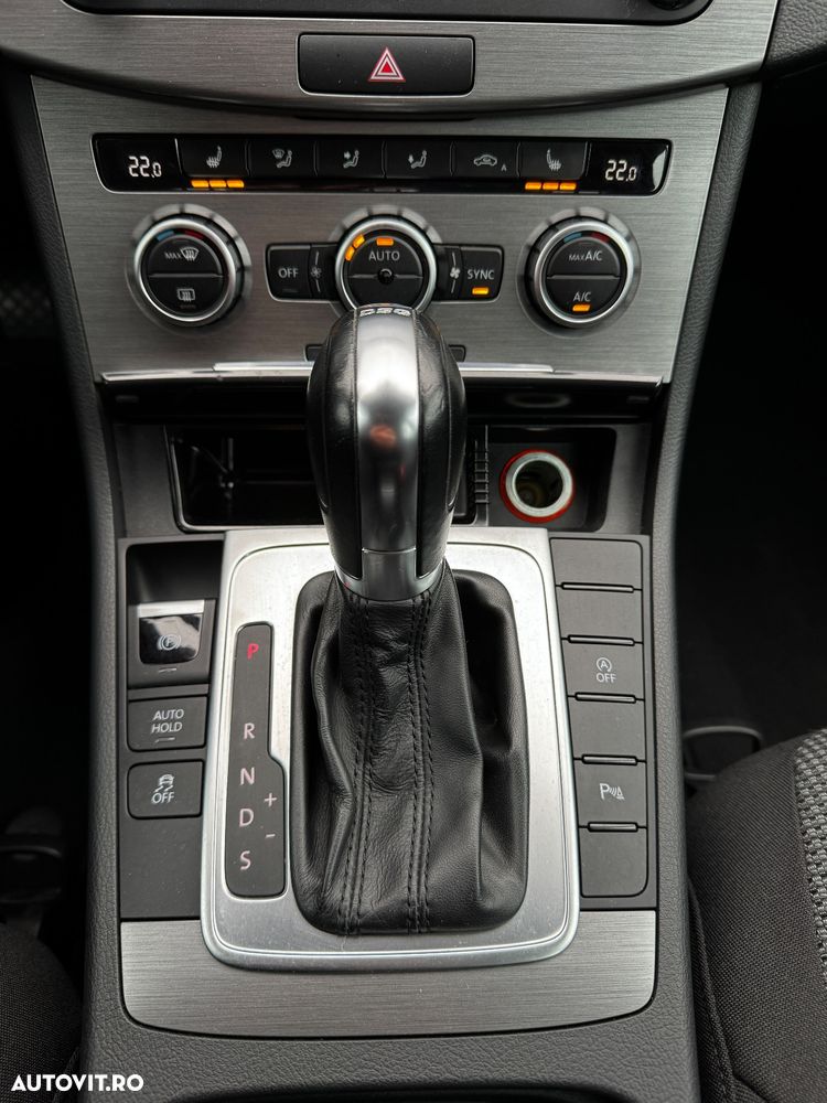 Volkswagen Passat Variant 2.0 TDI DSG BlueMotion Technology Comfortline - 19