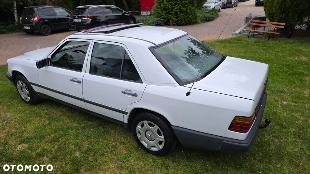 Mercedes-Benz W124 (1984-1993) - 17