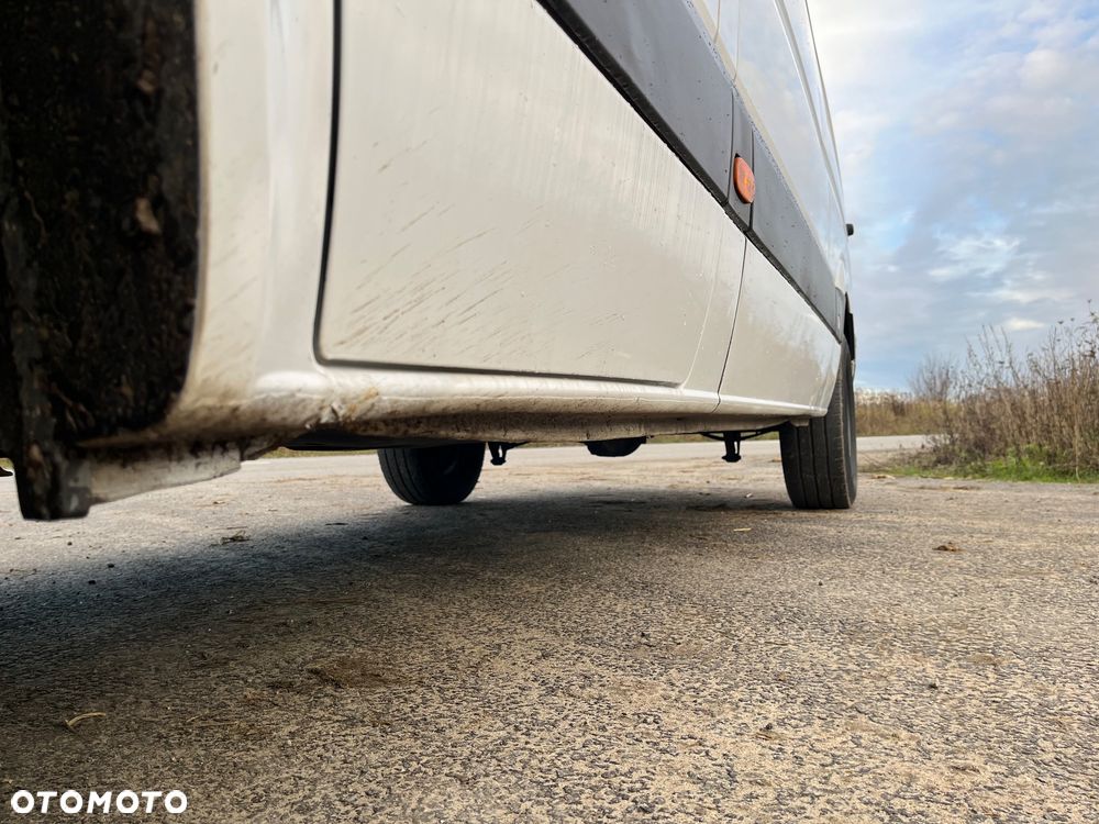Mercedes-Benz Sprinter - 12
