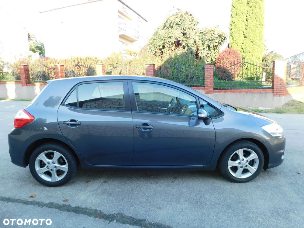 Toyota Auris 1.6 Executive - 5