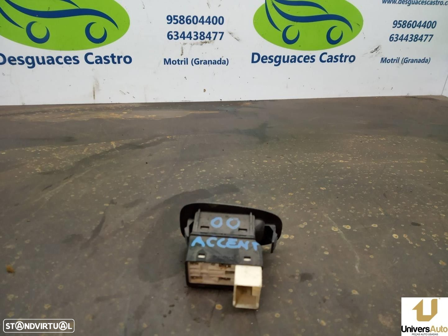 COMANDO ELEVADOR DE VIDRO TRASEIRO DIREITO HYUNDAI ACCENT II 2000 -621W04620 - 3