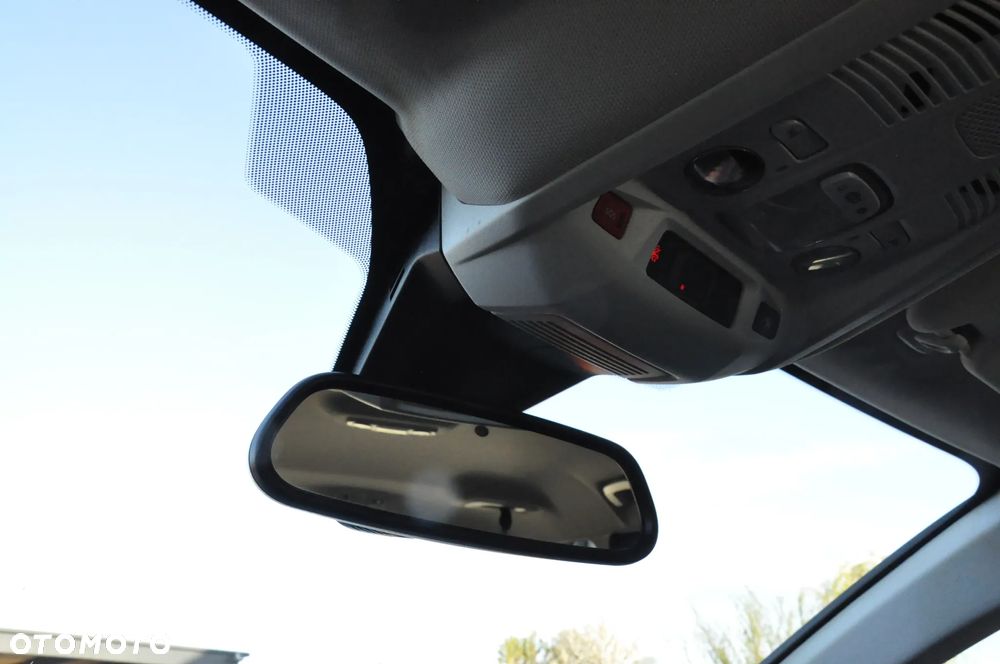 Peugeot 5008 PureTech 130 EAT8 Stop & Start Allure Pack - 32