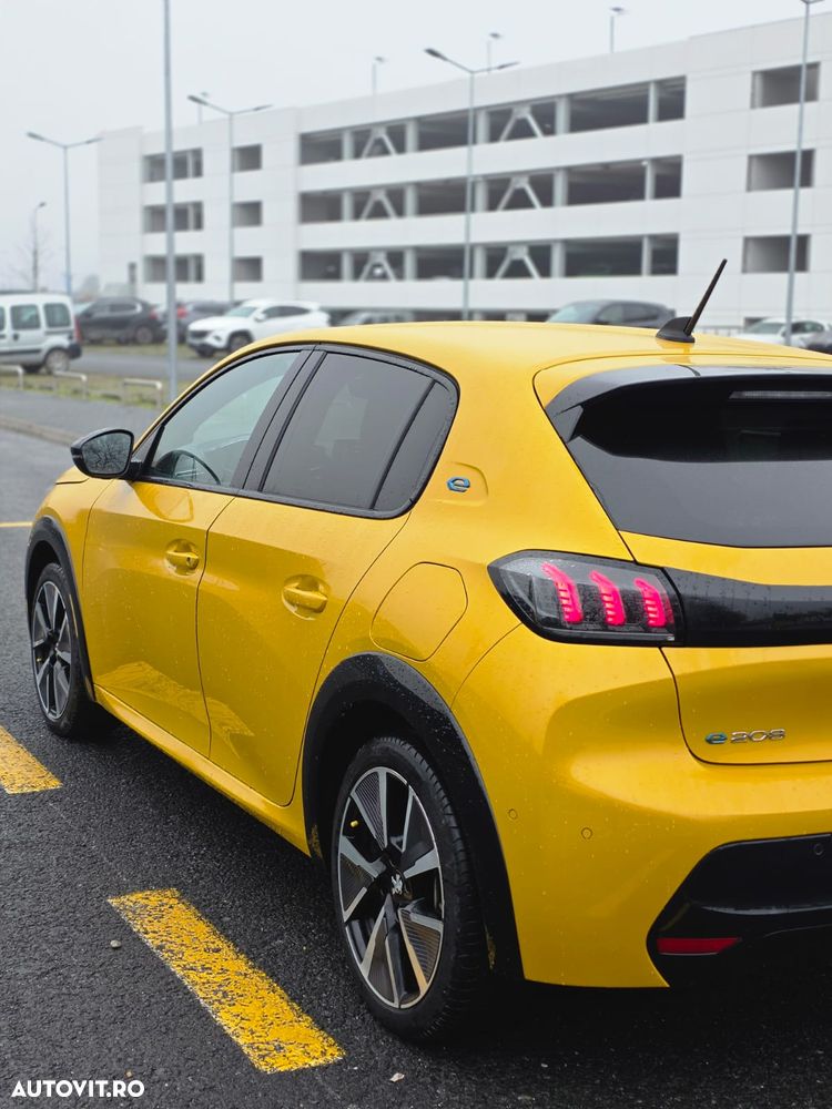 Peugeot 208 e-208 GT-Line - 6