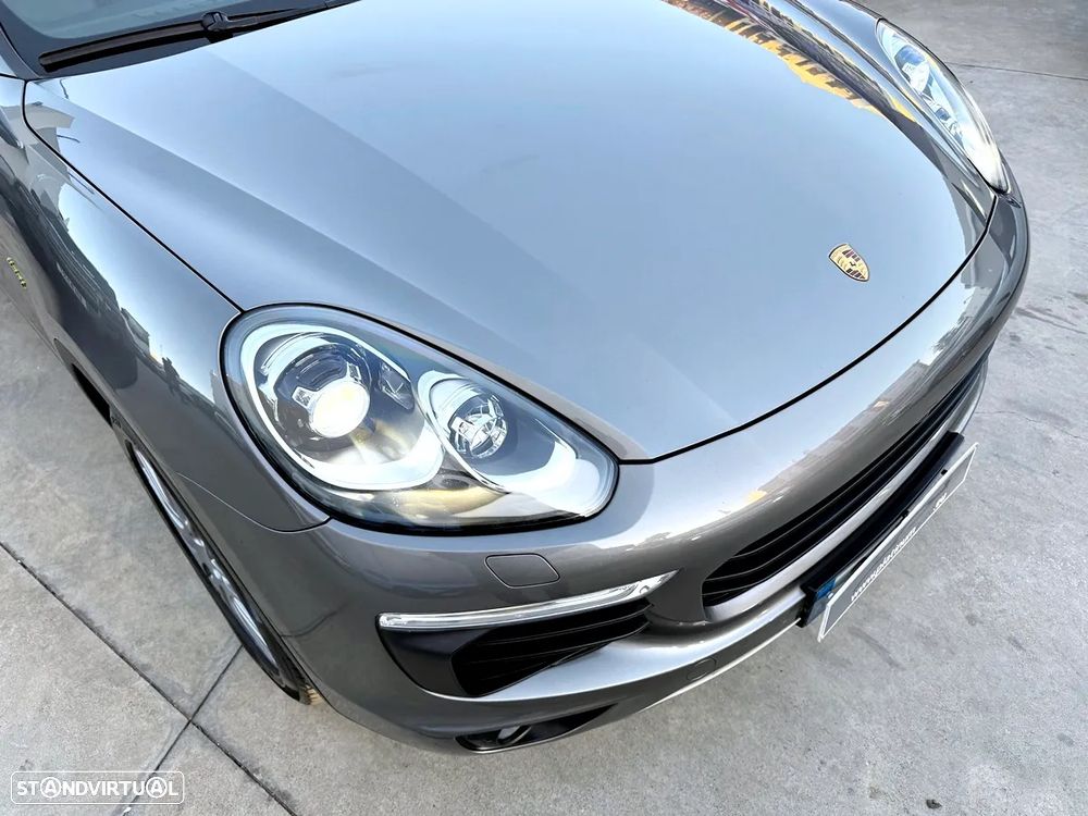 Porsche Cayenne S Hybrid - 40