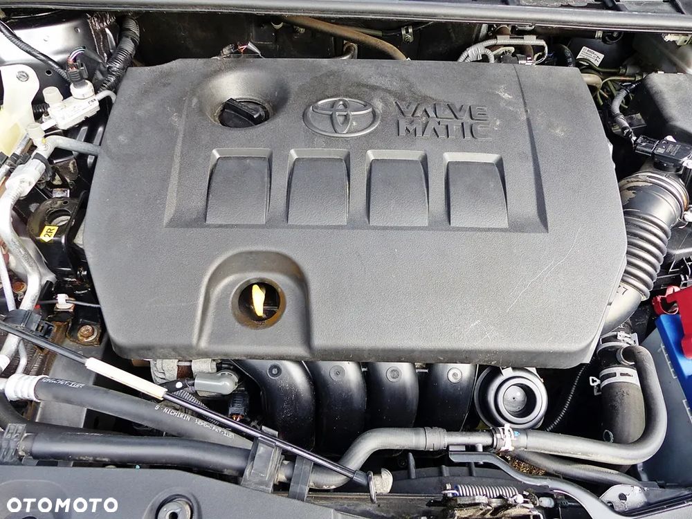 Toyota Avensis 1.8 Premium - 39