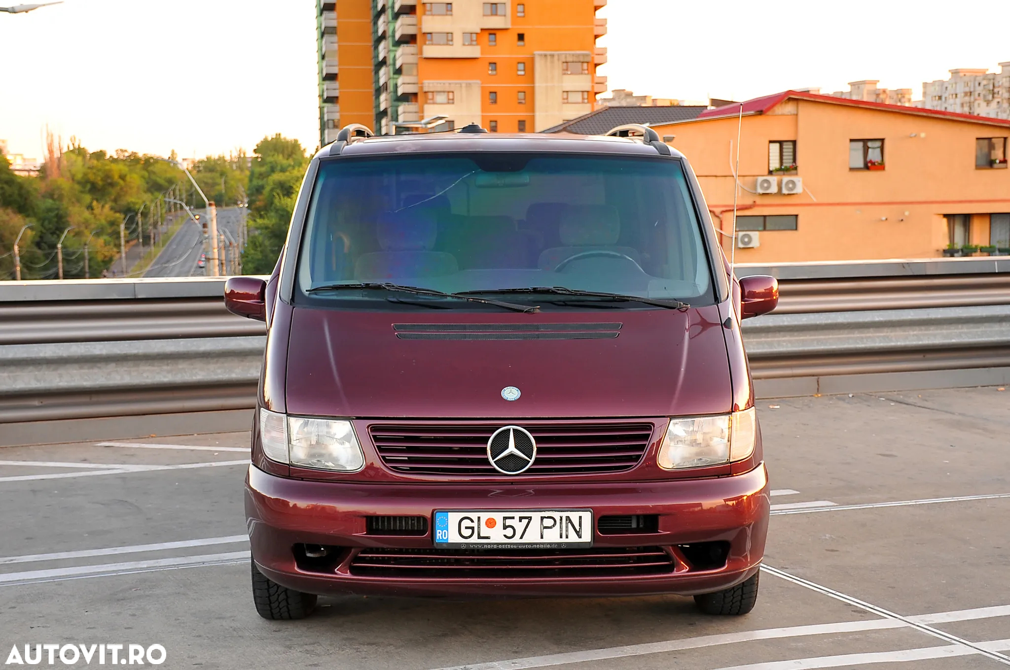 Mercedes-Benz V - 10