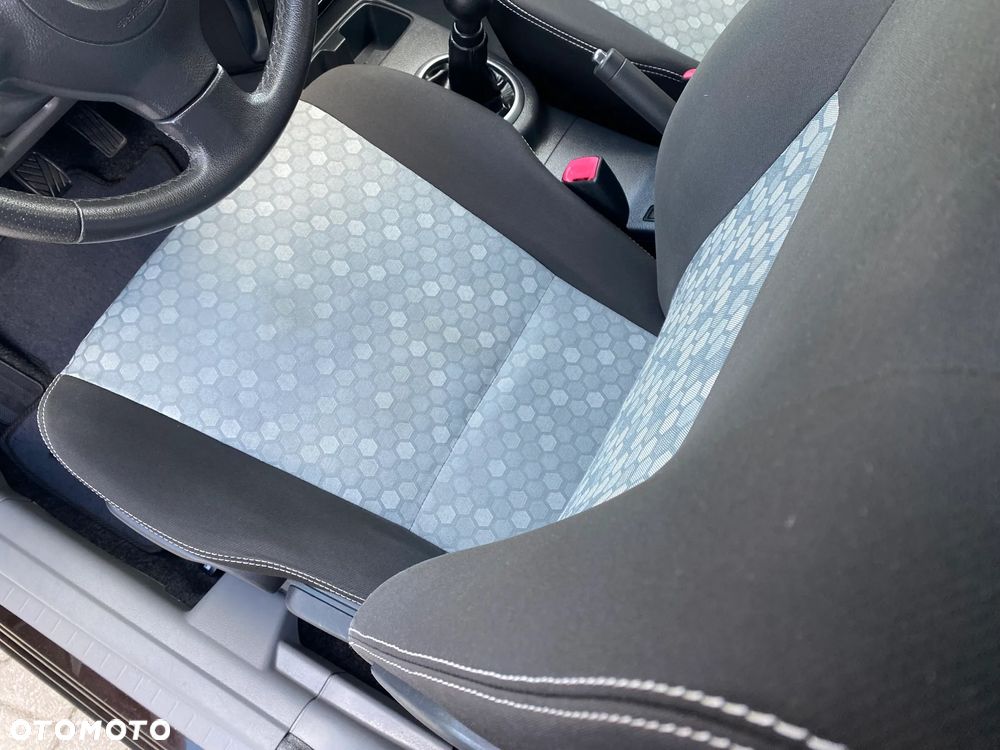 Suzuki SX4 1.6 Comfort Plus - 22