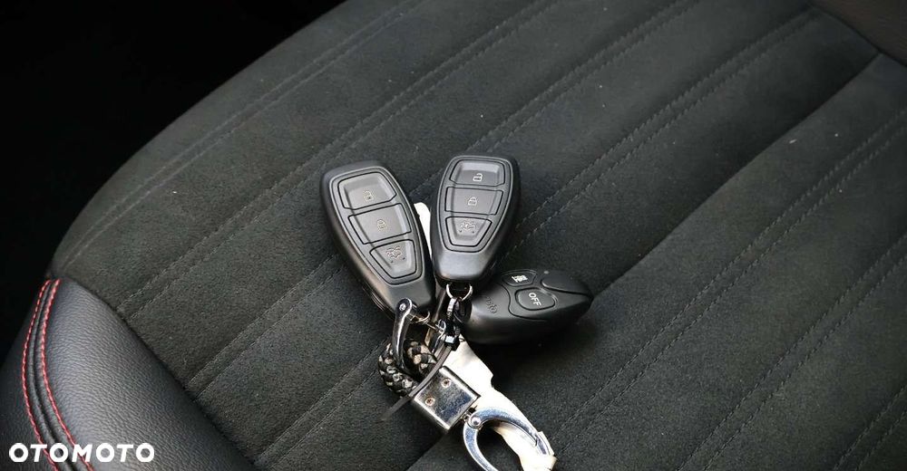 Ford Kuga - 40