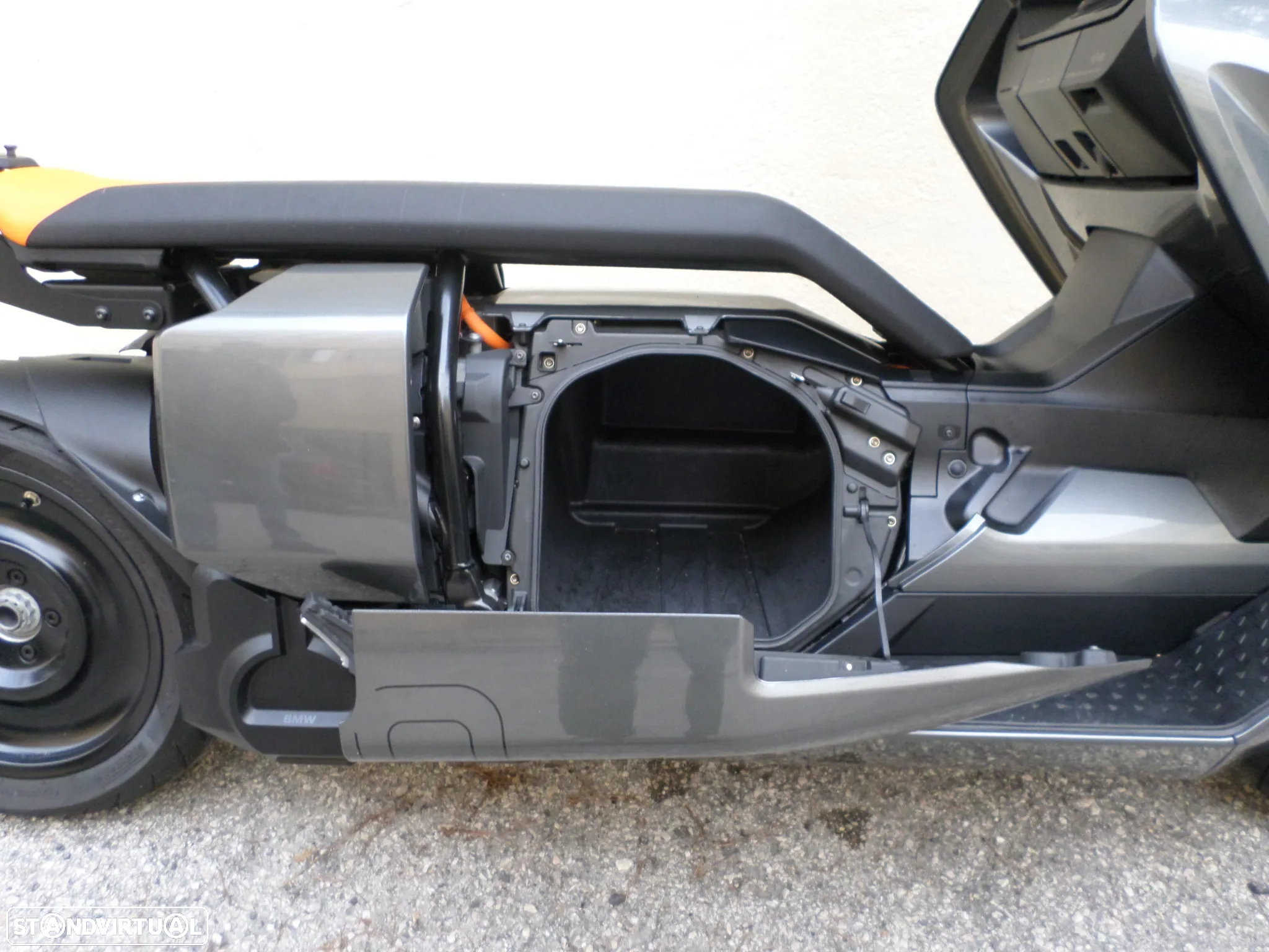 BMW CE 04 - 13
