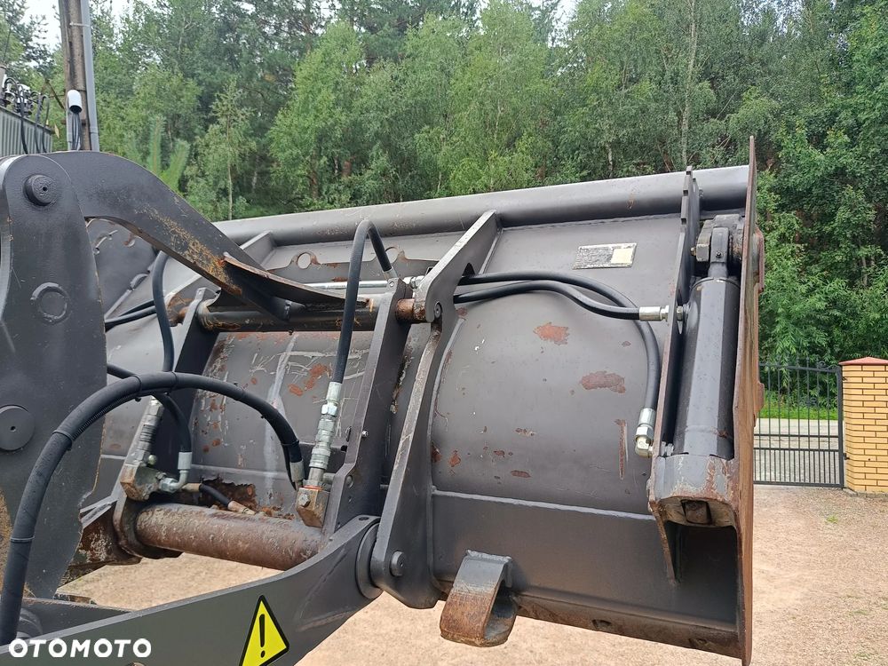 Volvo L25F - 19