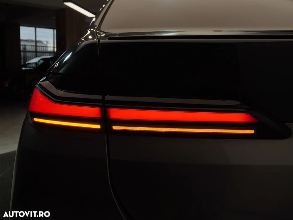 BMW Seria 7 740d xDrive - 11