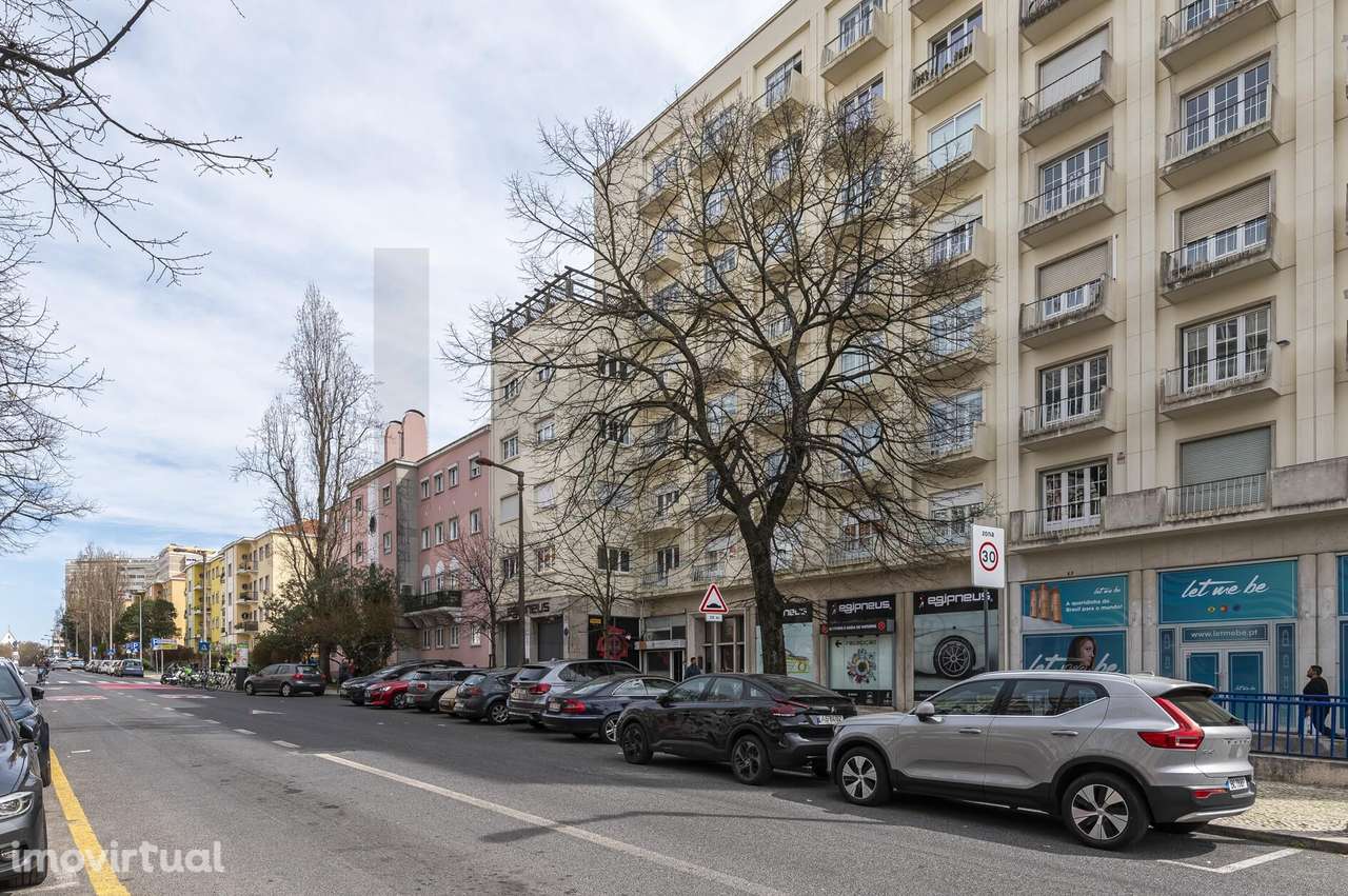 Oportunidade Exclusiva em Alvalade: Loja Premium na Avenida da Igreja - Grande imagem: 3/20