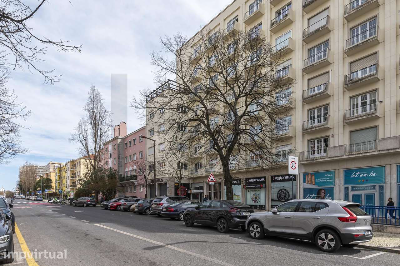 Oportunidade Exclusiva em Alvalade: Loja Premium na Avenida da Igreja - Grande imagem: 3/20
