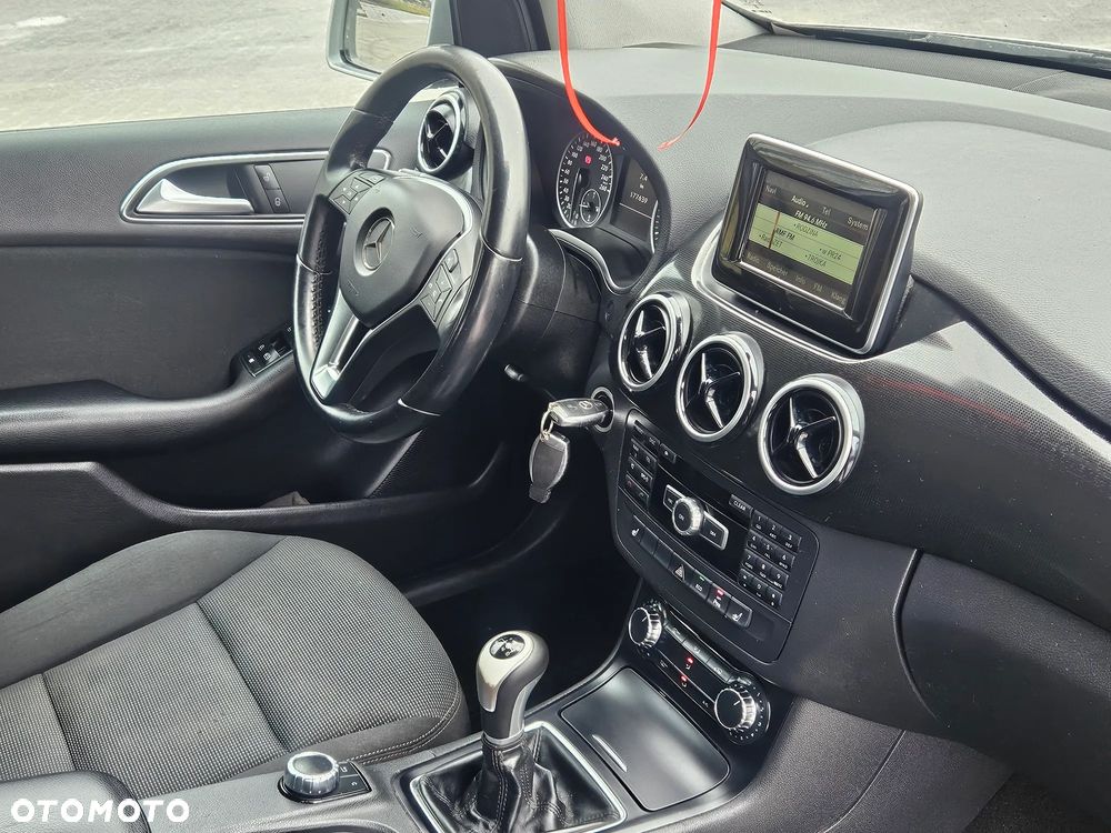 Mercedes-Benz Klasa B 180 (BlueEFFICIENCY) - 13