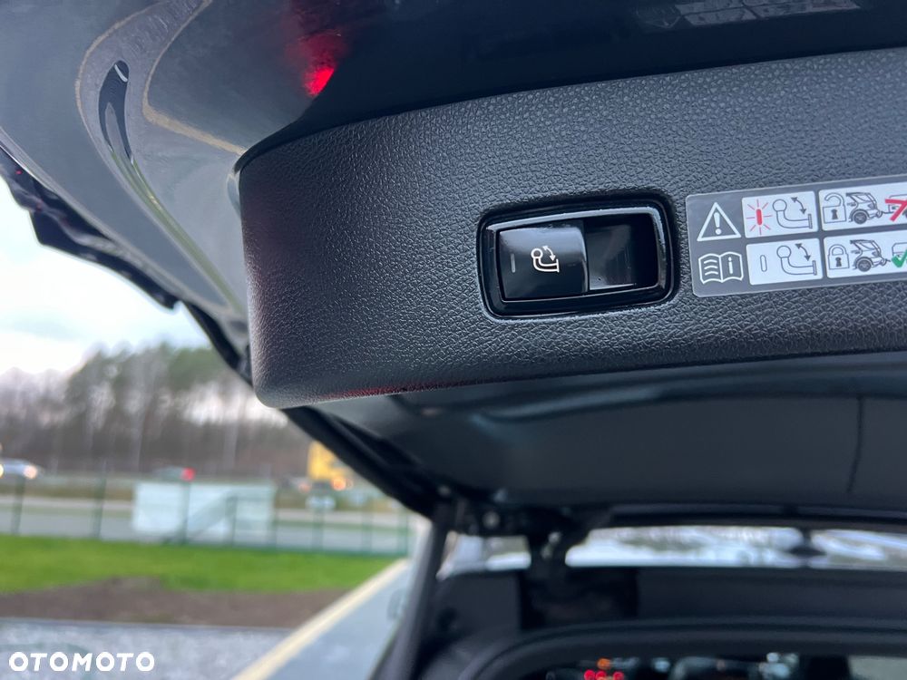 Mercedes-Benz GLS - 39