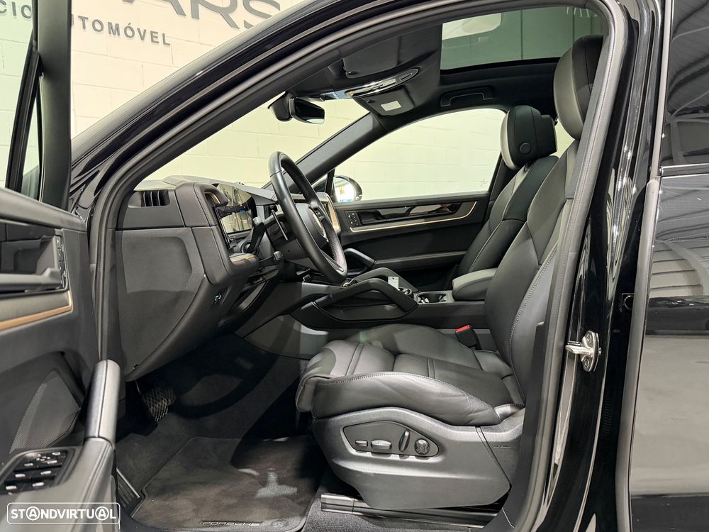 Porsche Cayenne Coupé E-Hybrid - 29