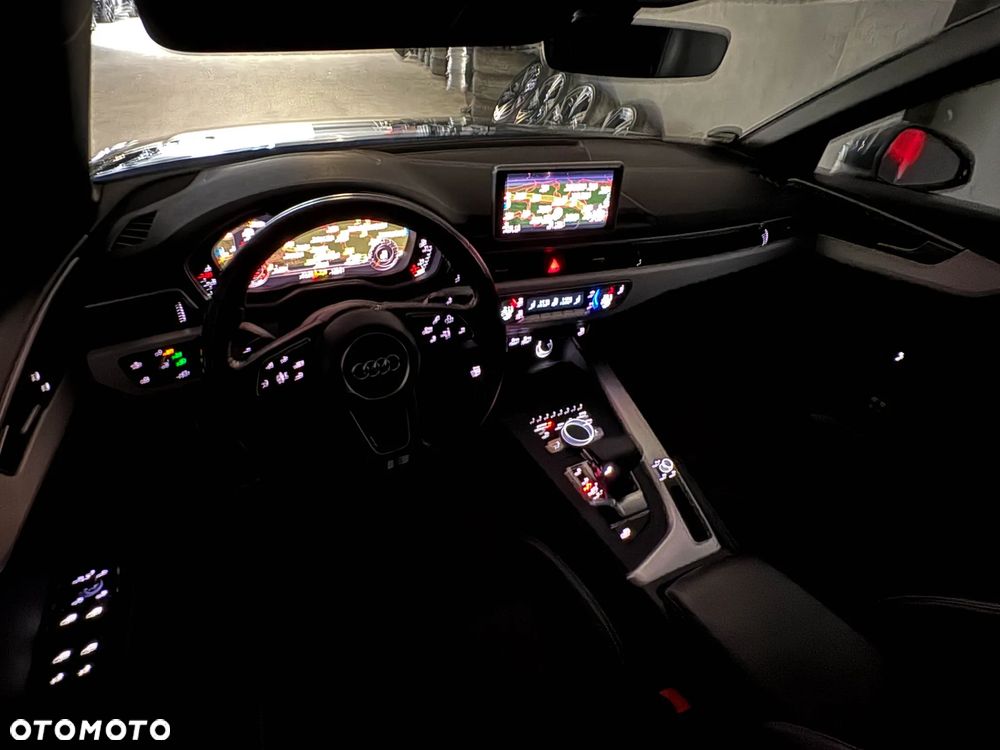 Audi A4 Avant 40 TDI S tronic S line - 40