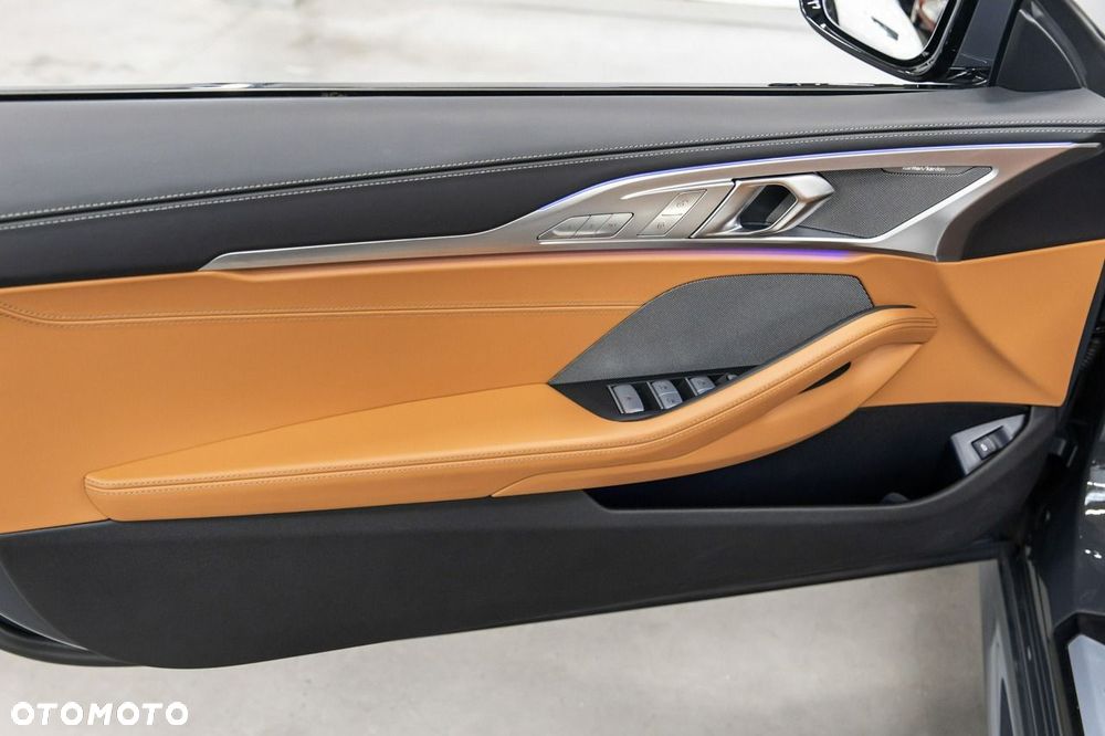 BMW Seria 8 840i - 33