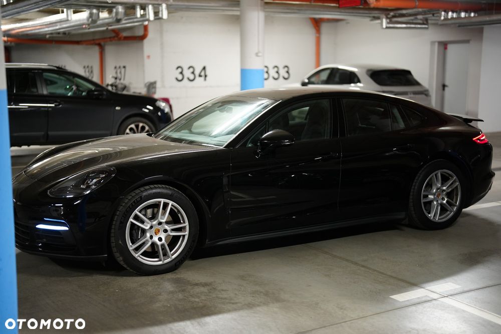Porsche Panamera Standard - 4