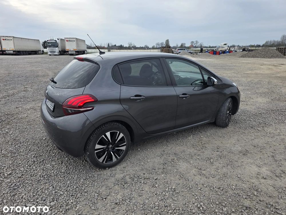 Peugeot 208 PureTech 82 Start & Stop Allure - 14