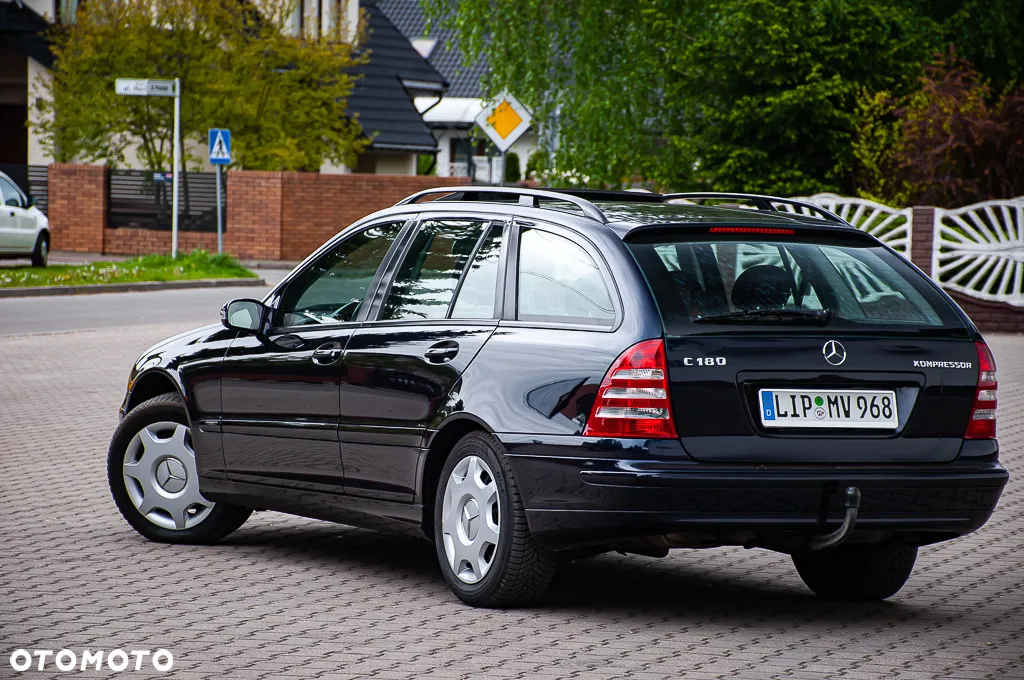 Mercedes-Benz Klasa C 180 T Kompressor Avantgarde - 32