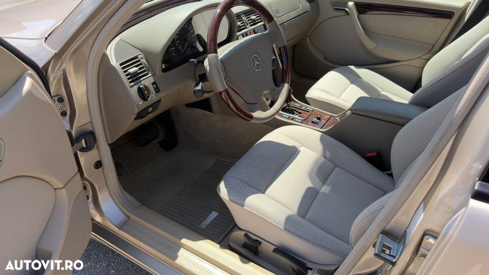 Mercedes-Benz C - 7