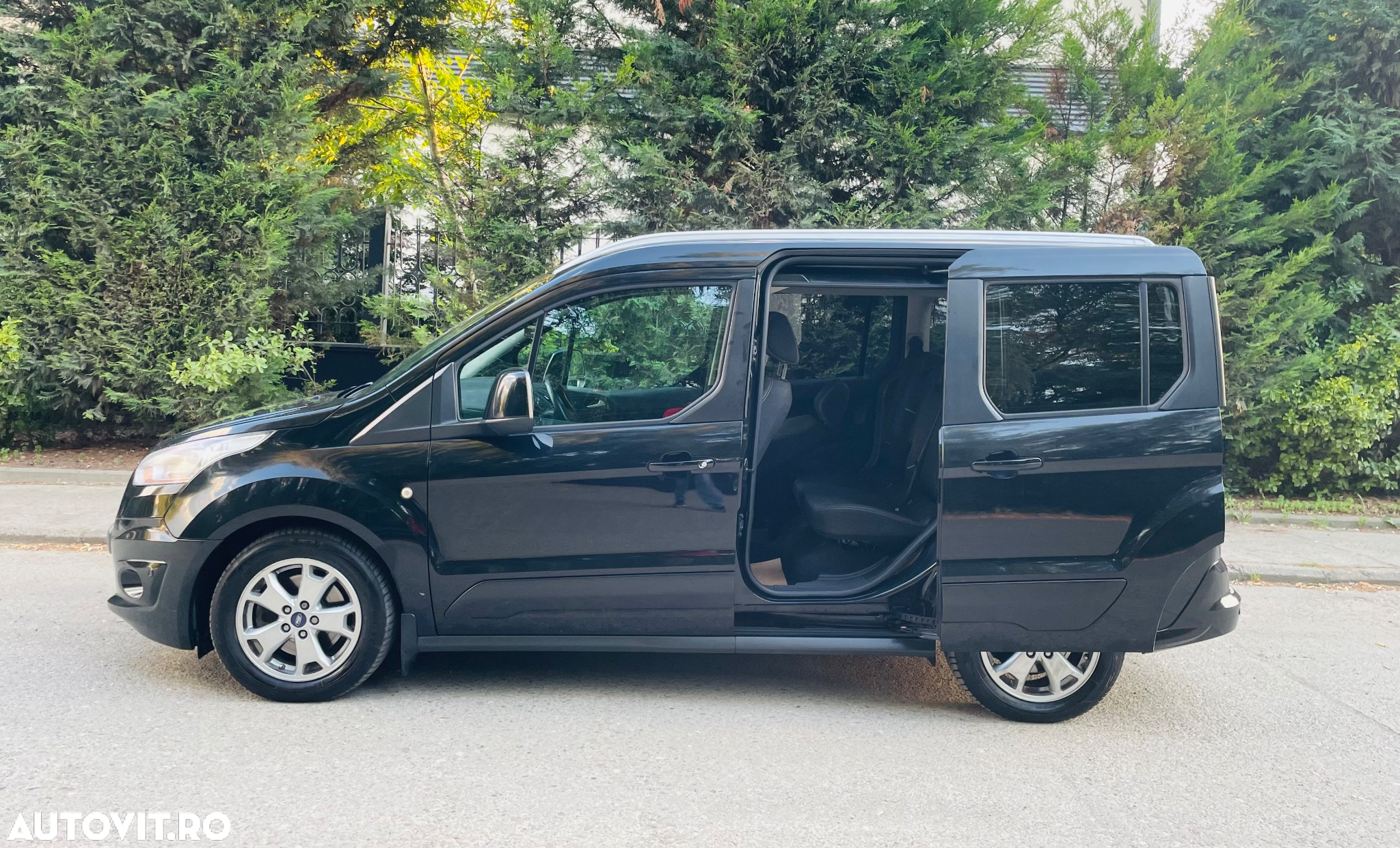 Ford Tourneo Connect 1.6 TDCi Start-Stop Titanium - 17