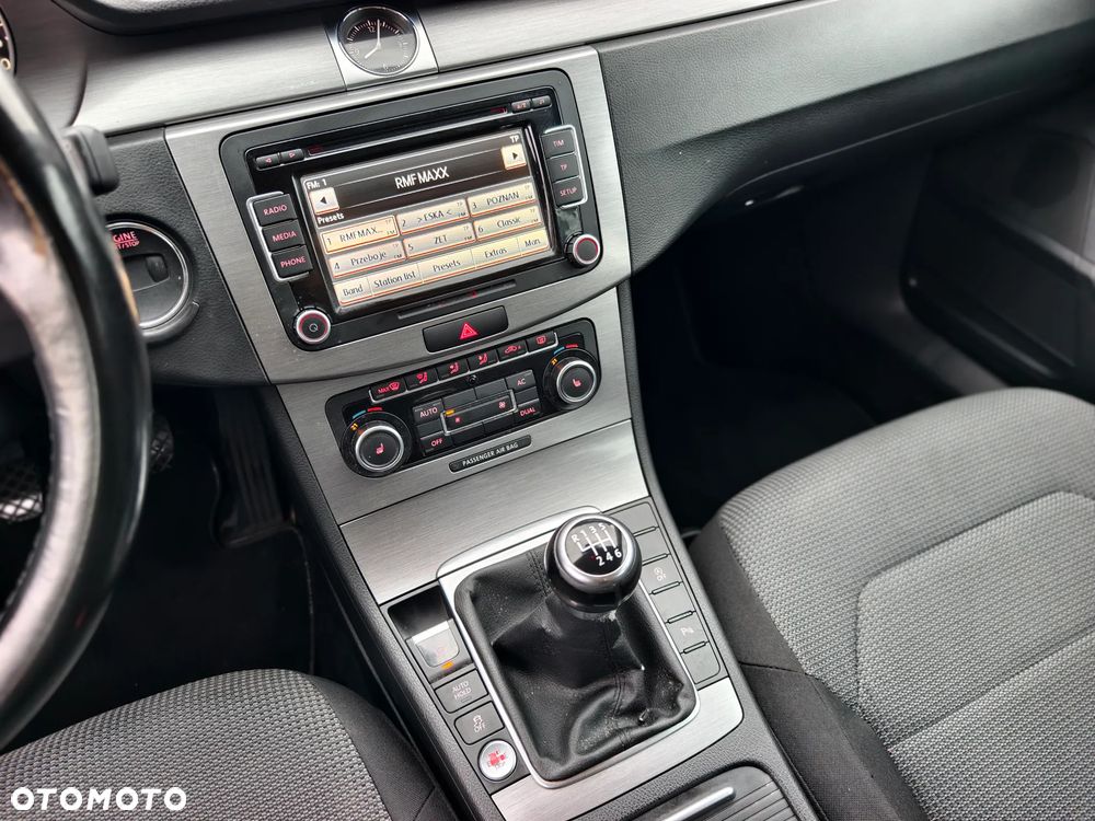Volkswagen Passat 2.0 TDI Comfortline - 13