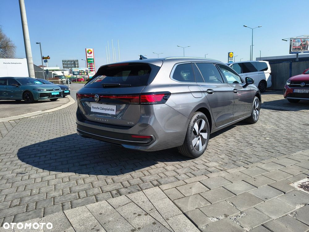 Volkswagen Passat - 5