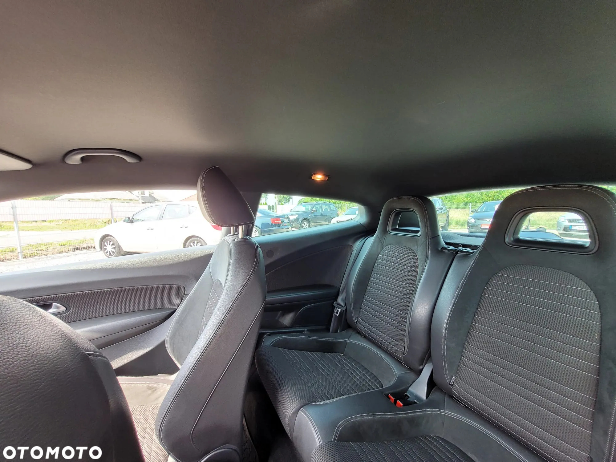 Volkswagen Scirocco 1.4 TSI Perfectline R-Style - 24