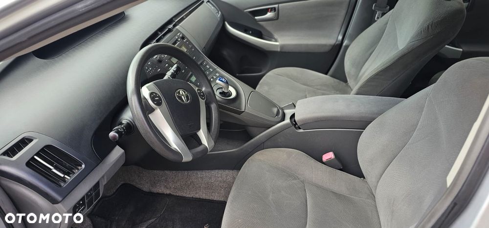 Toyota Prius - 12