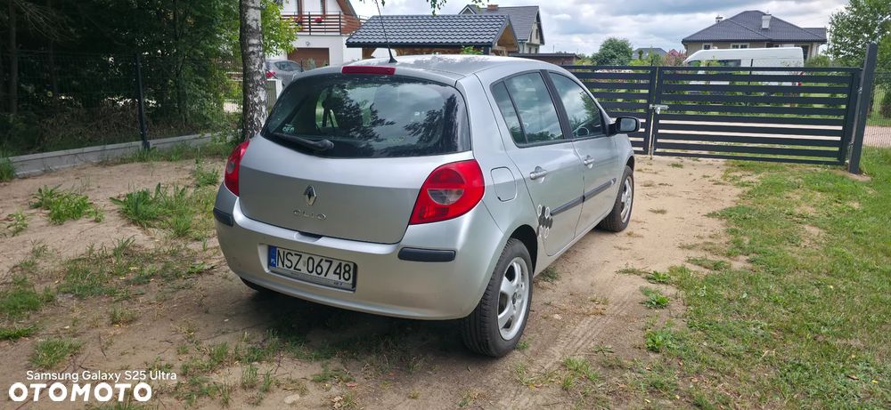 Renault Clio - 2