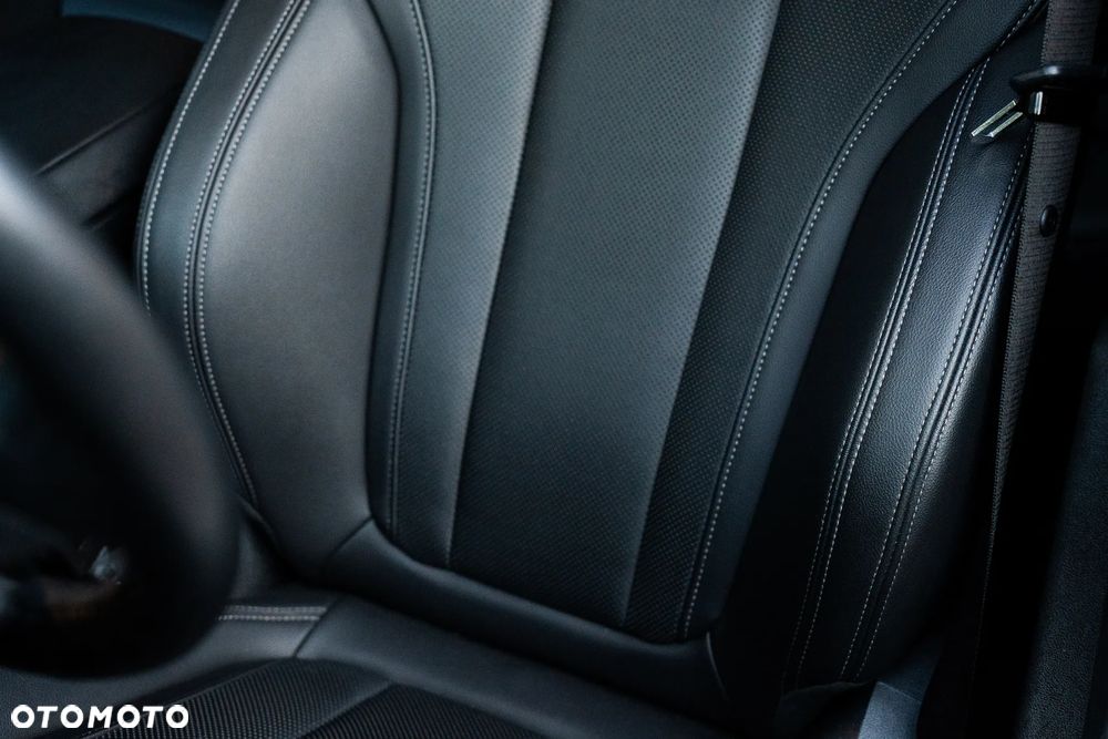 BMW Seria 3 318d MHEV Sport Line - 12