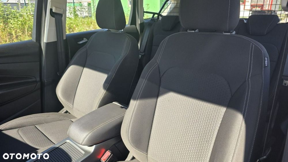 Ford Kuga - 11