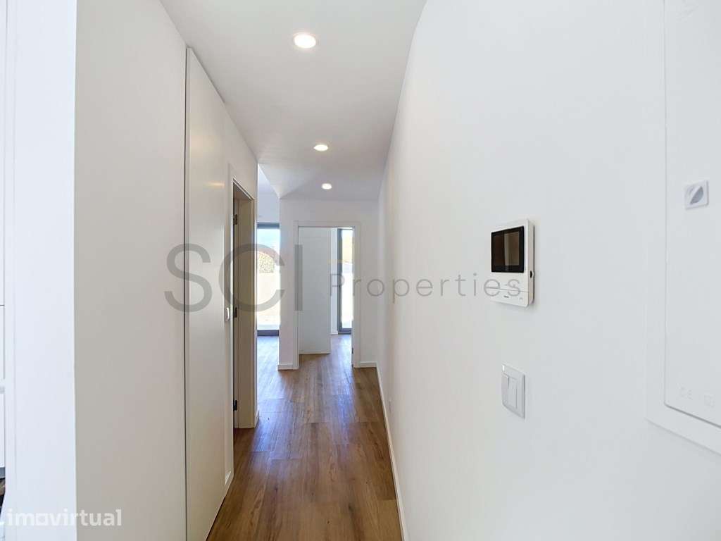 Apartamento T1 com logradouro 42m2, na Quinta do Conde - Grande imagem: 5/35