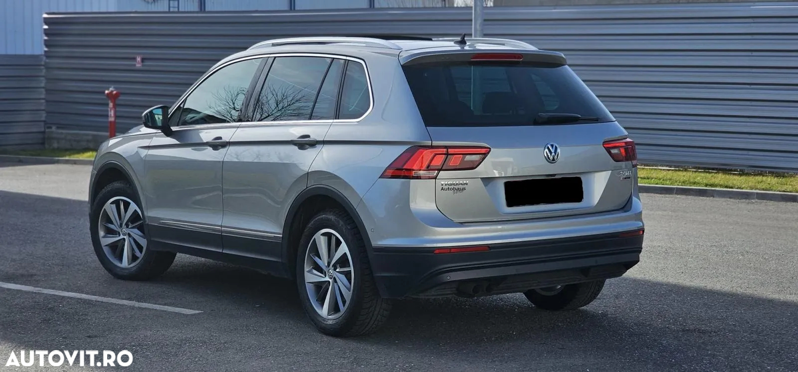 Volkswagen Tiguan - 4