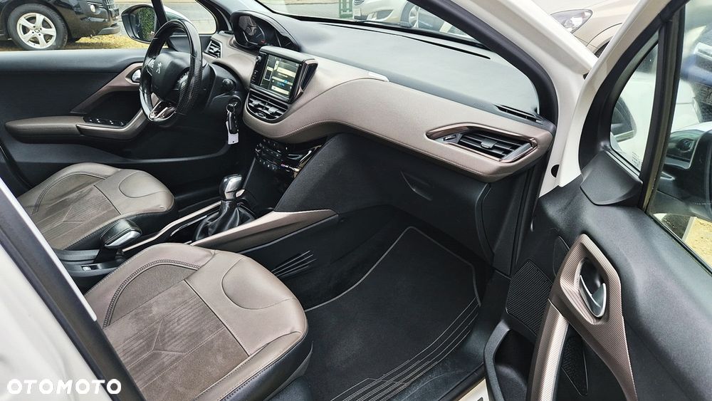 Peugeot 2008 1.6 VTi Allure - 36