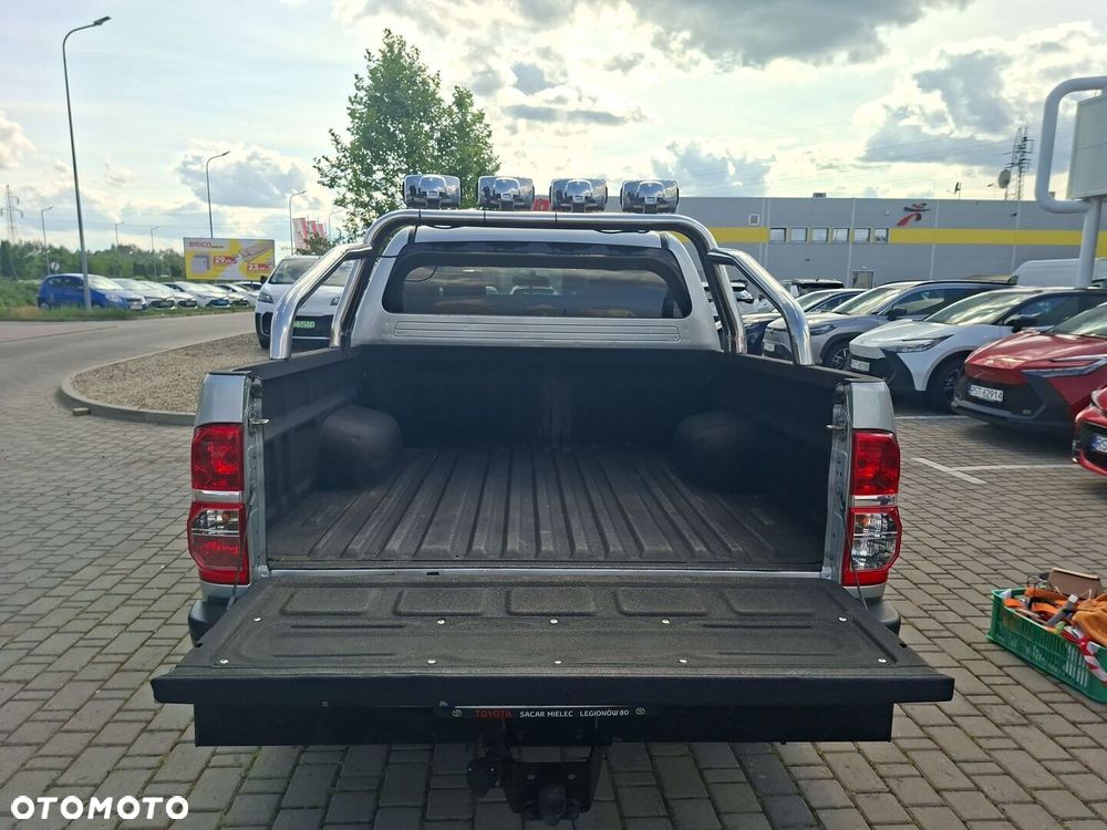 Toyota Hilux 3.0 D-4D SR5 - 13