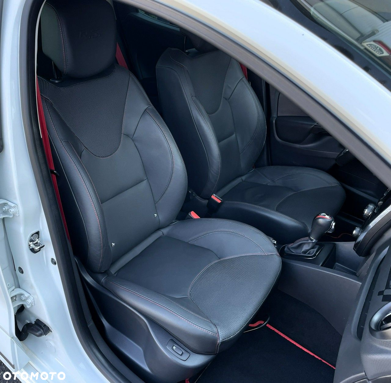 Renault Clio 1.6 R.S 200 EDC - 29