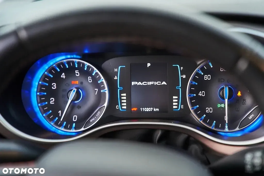Chrysler Pacifica - 14