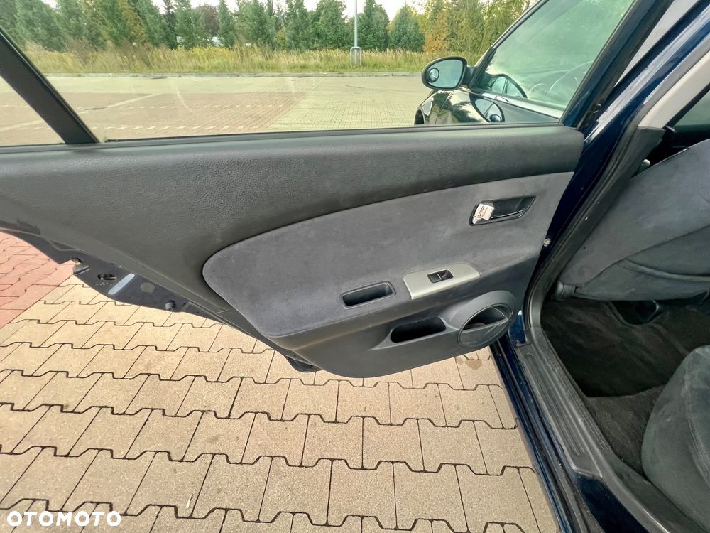 Nissan Altima - 15