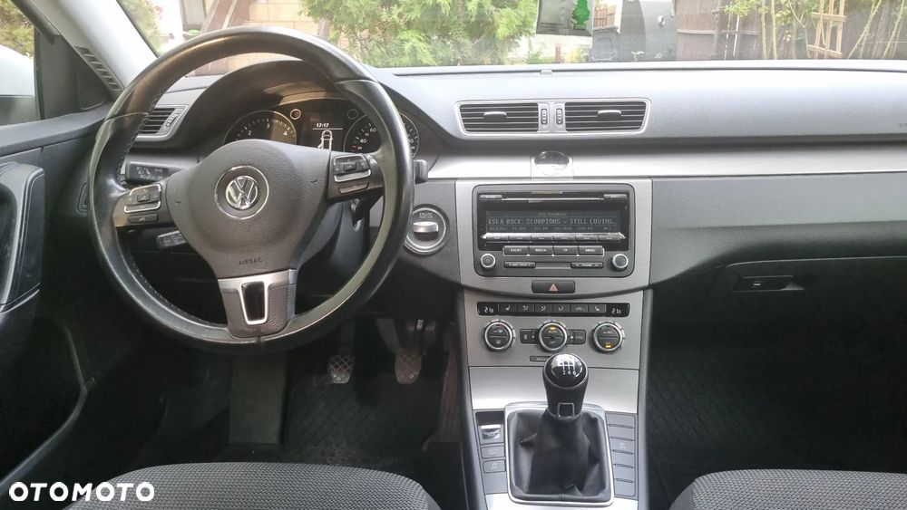 Volkswagen Passat - 11