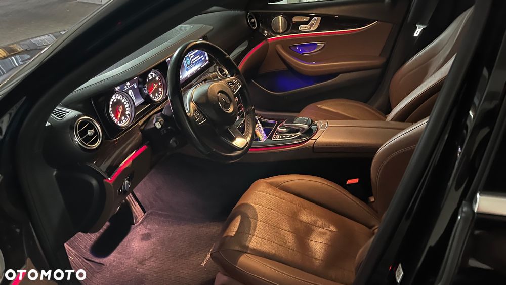 Mercedes-Benz Klasa E 300 9G-TRONIC AMG Line - 15